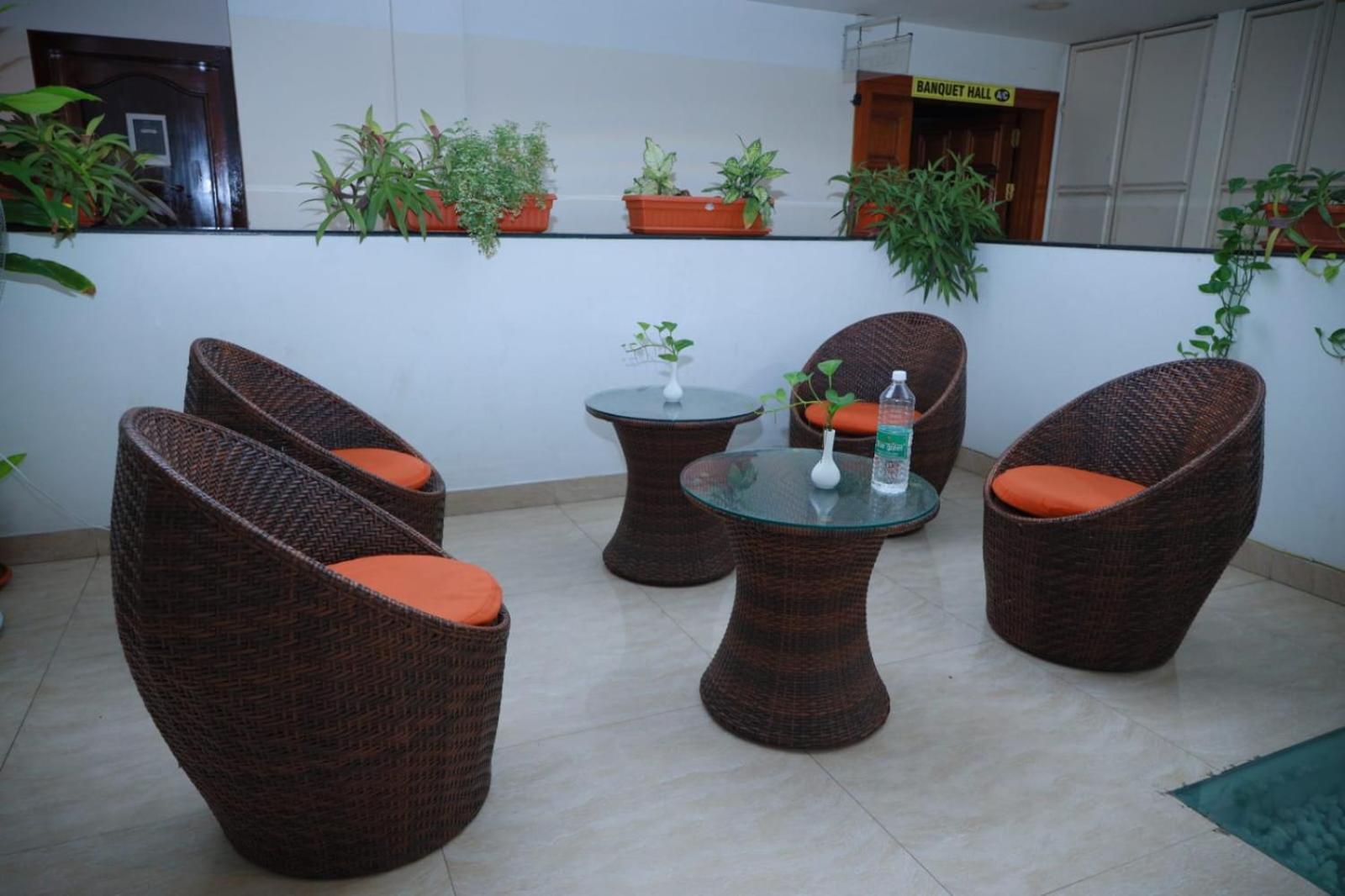 Hotel Tayas Trippapur Exterior photo