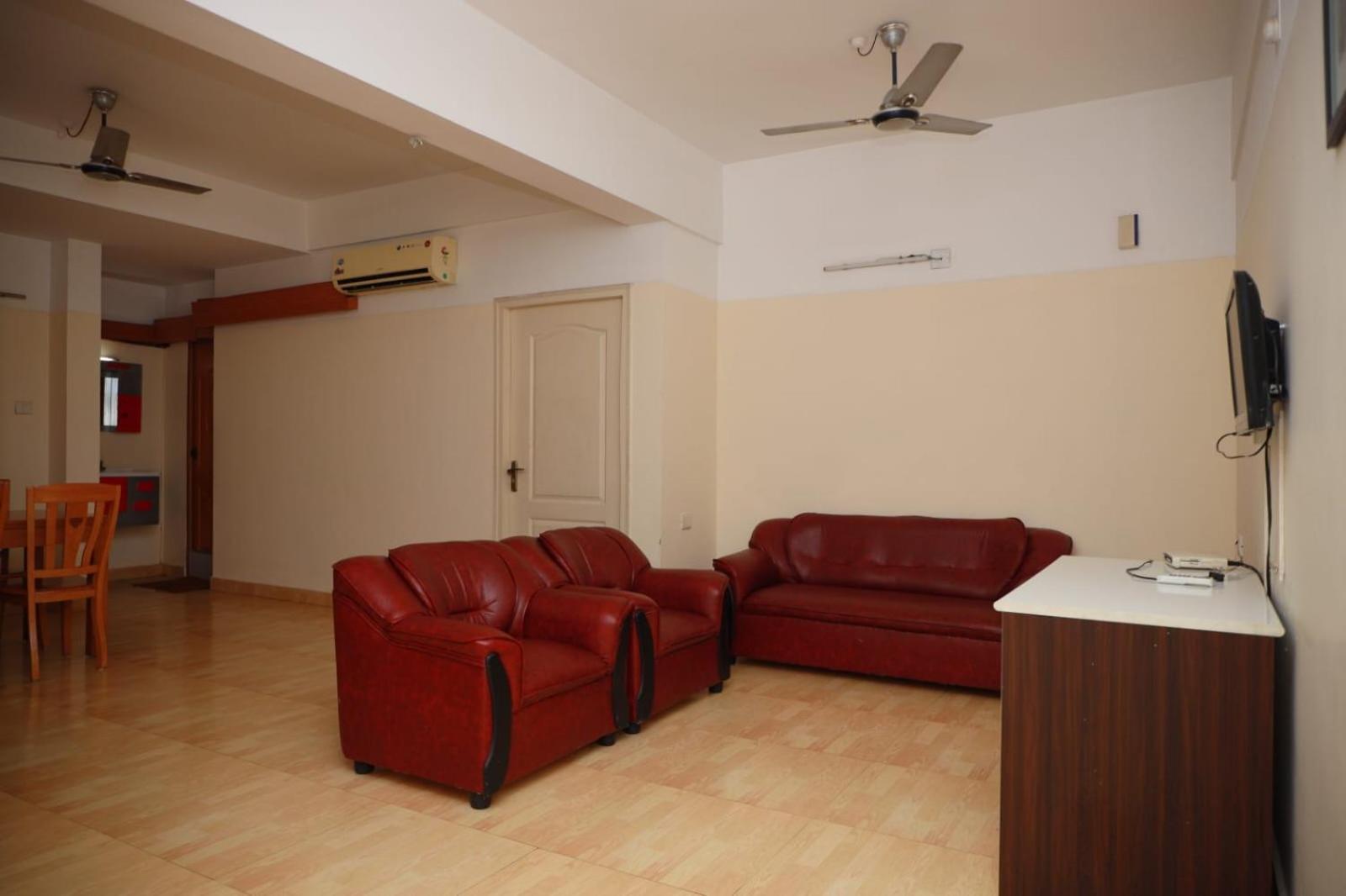 Hotel Tayas Trippapur Exterior photo