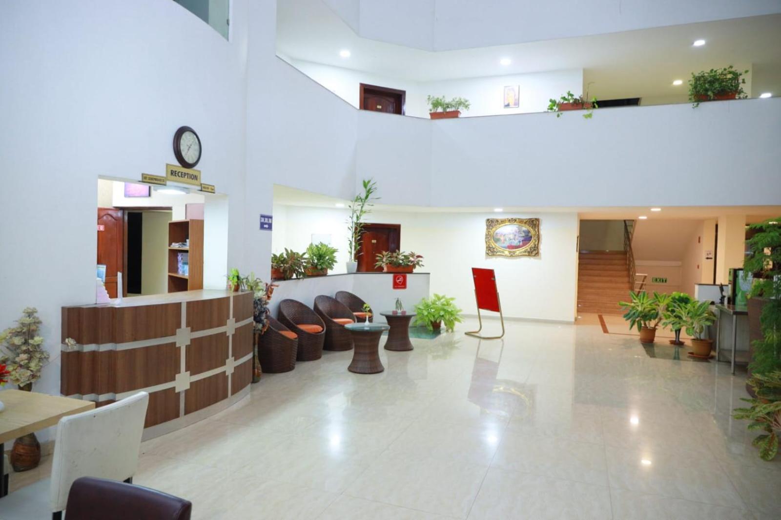Hotel Tayas Trippapur Exterior photo