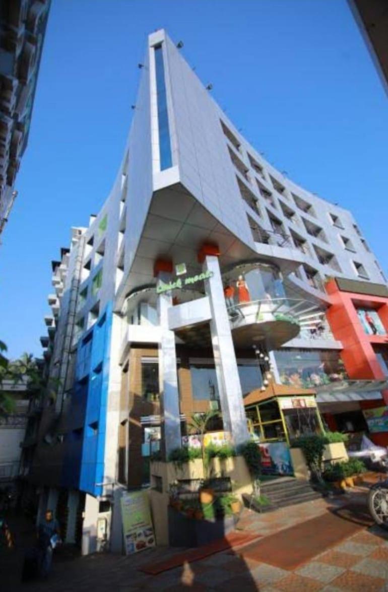 Hotel Tayas Trippapur Exterior photo
