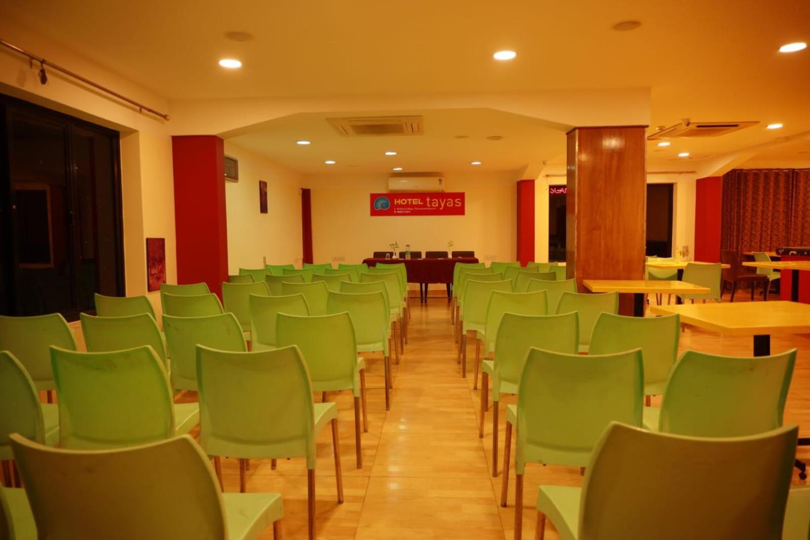Hotel Tayas Trippapur Exterior photo